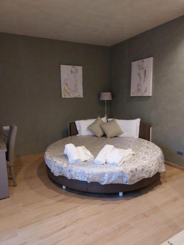 Notti O' Tunn Luxury Rooms In Centro Geraci Siculo Buitenkant foto