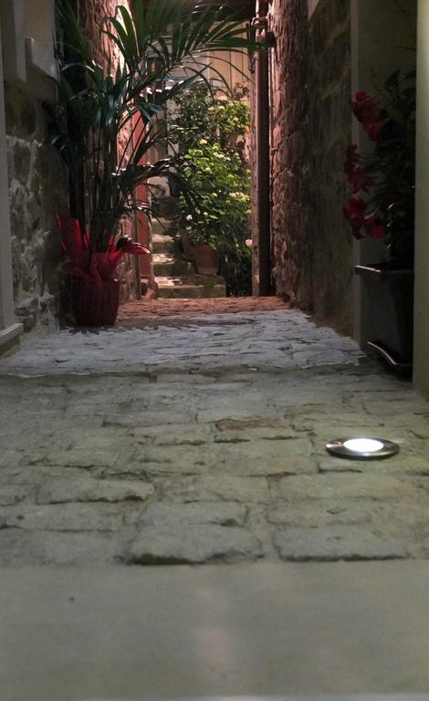 Notti O' Tunn Luxury Rooms In Centro Geraci Siculo Buitenkant foto
