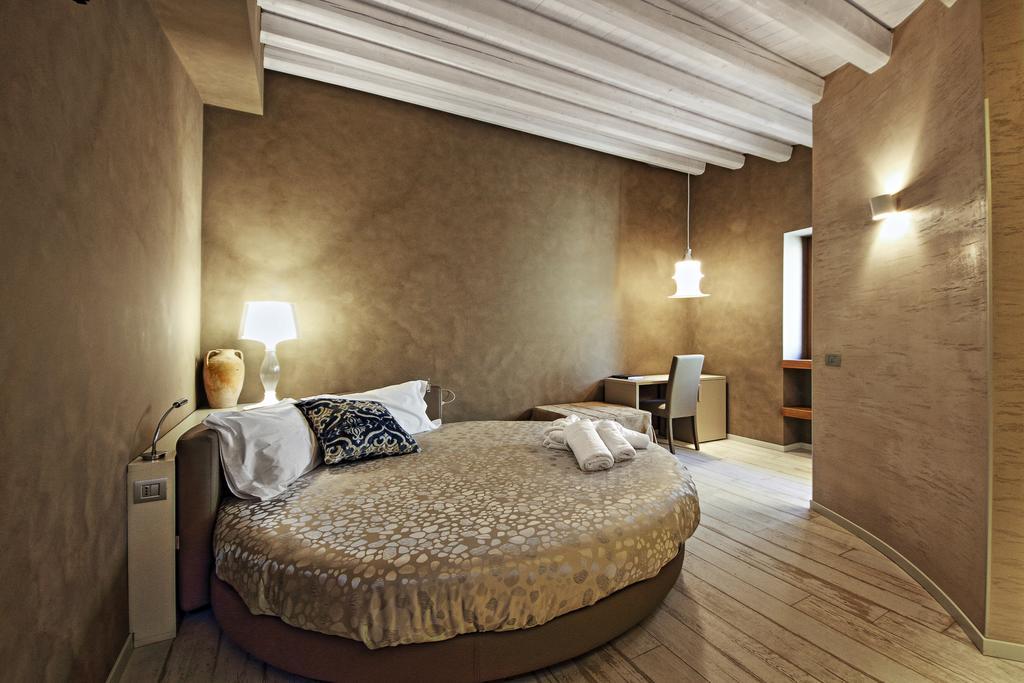 Notti O' Tunn Luxury Rooms In Centro Geraci Siculo Buitenkant foto