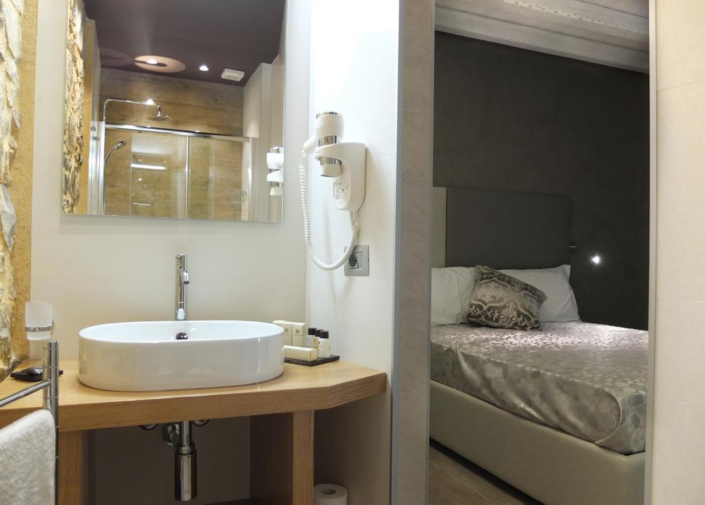 Notti O' Tunn Luxury Rooms In Centro Geraci Siculo Buitenkant foto
