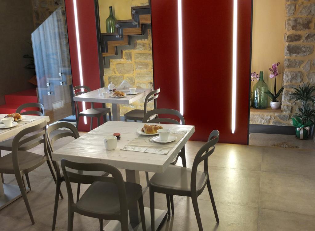 Notti O' Tunn Luxury Rooms In Centro Geraci Siculo Buitenkant foto